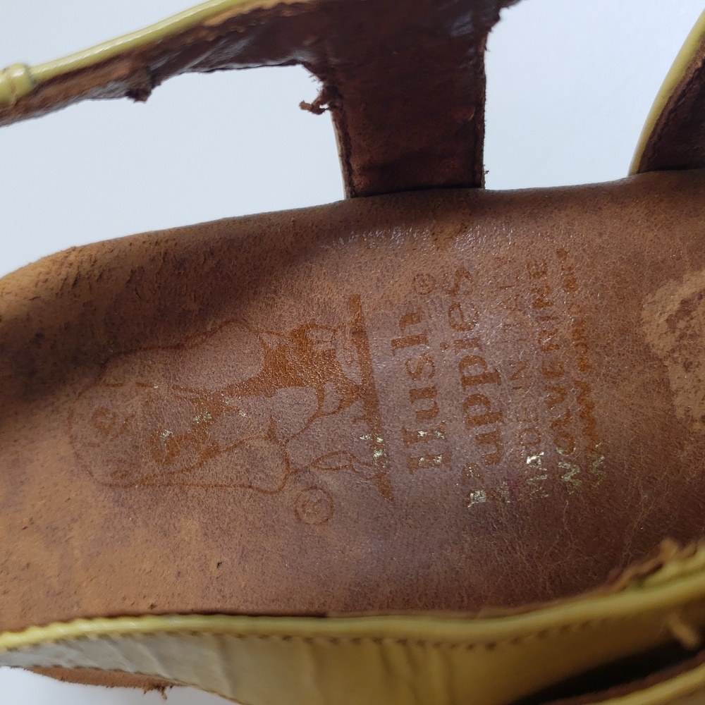 Vintage Womens Yellow Hush Puppies Wide Band Square Heel Sandals - Picture 2 of 12